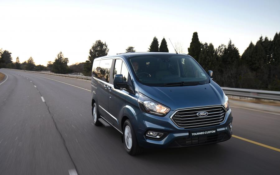  Ford Tourneo Custom Limited 2019 года  (ZA) (фото 2 из 40)